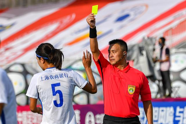 巴萨=本赛季西甲唯一全胜球队 3场比分均为2-1