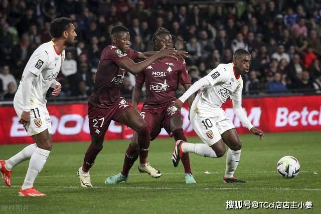 英联杯-伊萨克破门戈登建功 阿森纳0-2纽卡斯尔